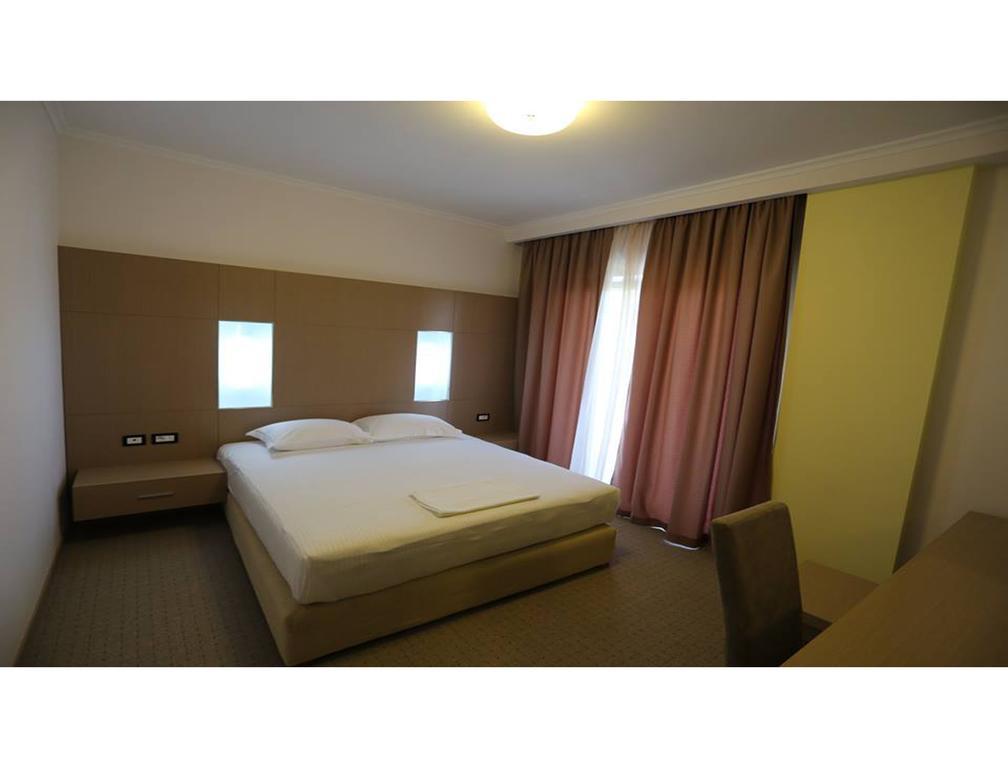 Hotel Voloreka Tushemisht Стая снимка