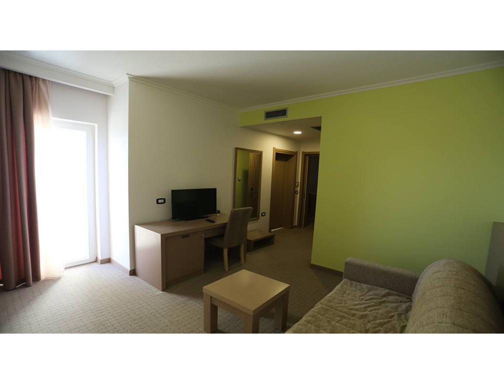 Hotel Voloreka Tushemisht Стая снимка